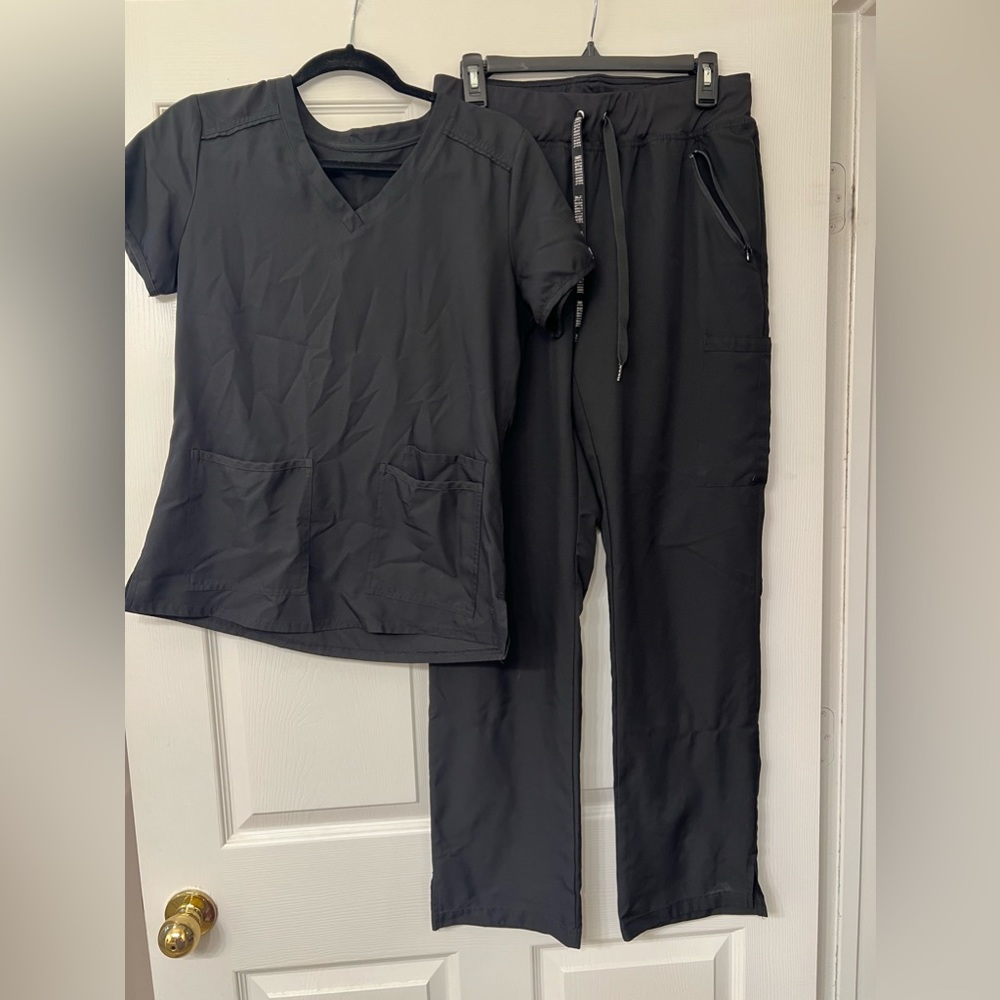4 SETS MED COUTURE SCRUBS